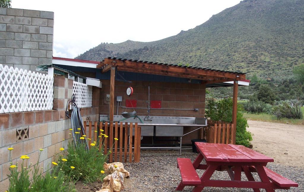 Toiyabe Motel Walker